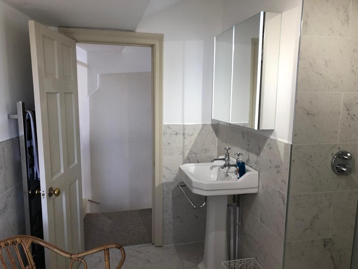 Lauras Townhouse Apartments Lansdown Slope Townhouse Бат Экстерьер фото